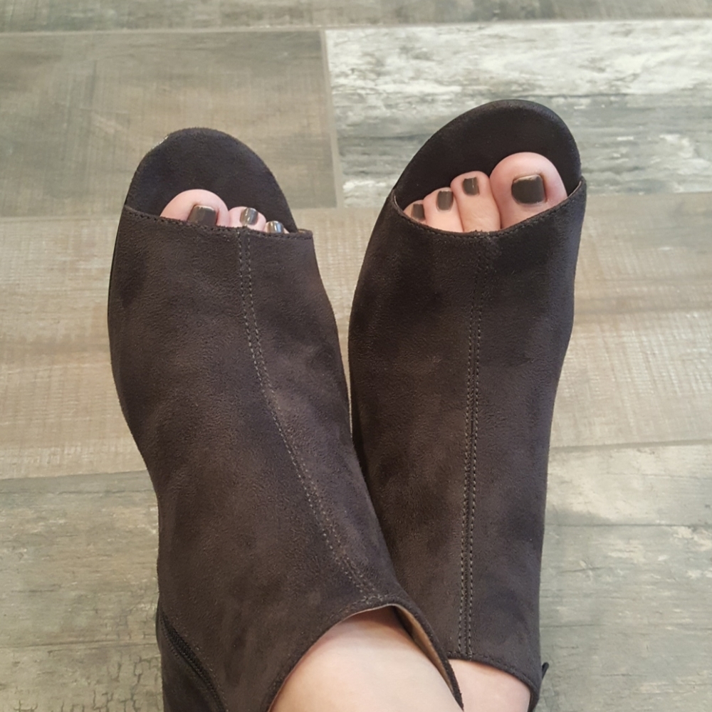 Dressbarn Booties with Open Toe